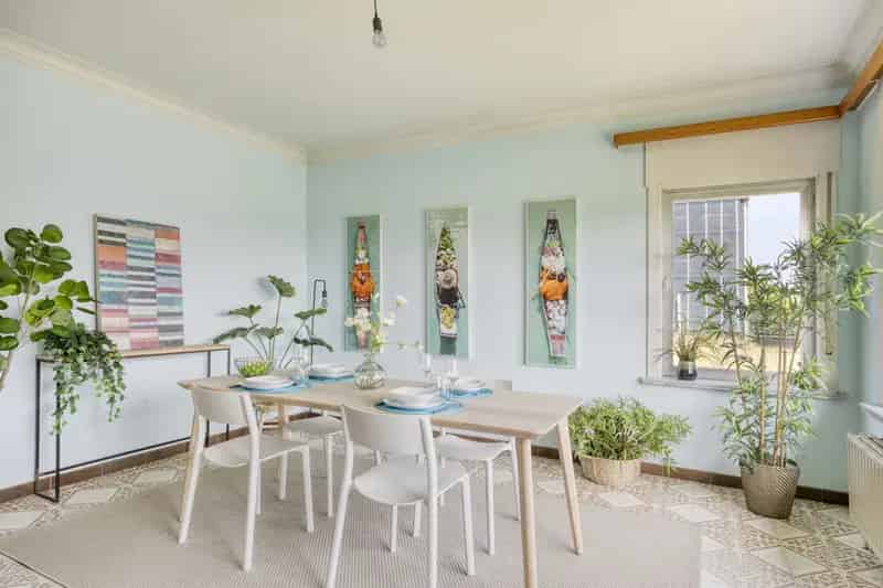 Huis te koop: Ruime gezinswoning met garage en veel licht