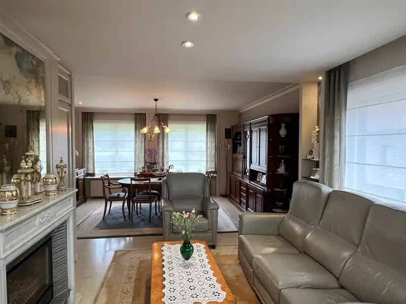 Huis te koop: Comfortabele woning met tuin en bijgebouwen