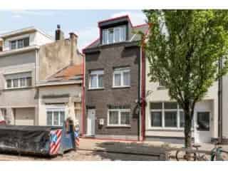 Gerenoveerde woning 5 slaapkamers Merksem