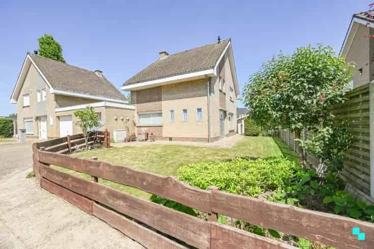 Huis Te Koop Harelbeke: 3 Slaapkamers, Garage, Tuin