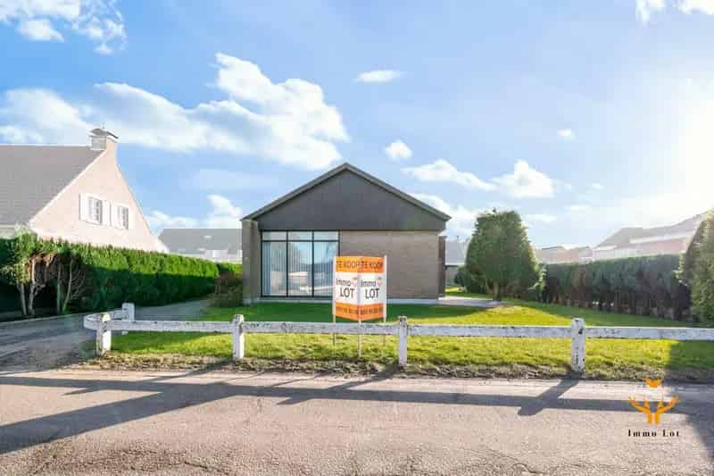 Charmante Bungalow met Potentieel te Koop in Berlare