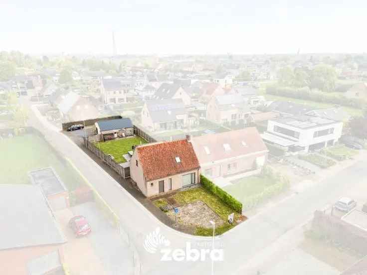 Huis Te Koop Izegem: 3 Slaapkamers, Garage 48m², Zuidtuin