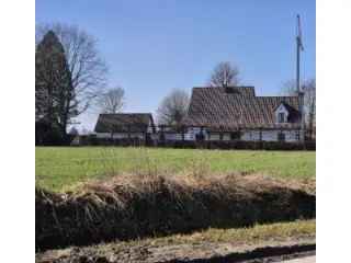 Huis te koop in Lede met ruime indeling en garage