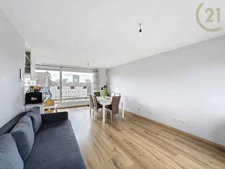 Duplex Te Koop Gent - Gerenoveerd 2 slaapkamers Terras