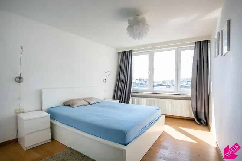 Antwerpen Centrum: Ruim appartement met 2 slaapkamers