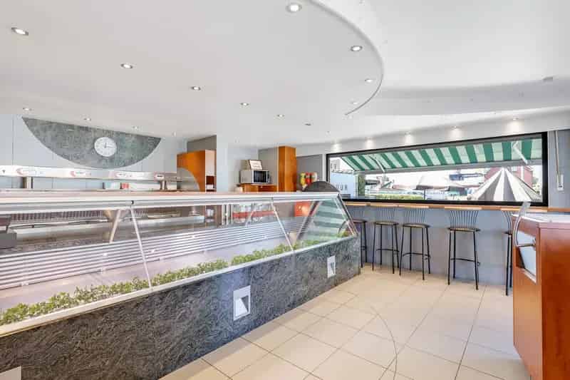 Handelspand met Appartement en Bouwgrond te Lier