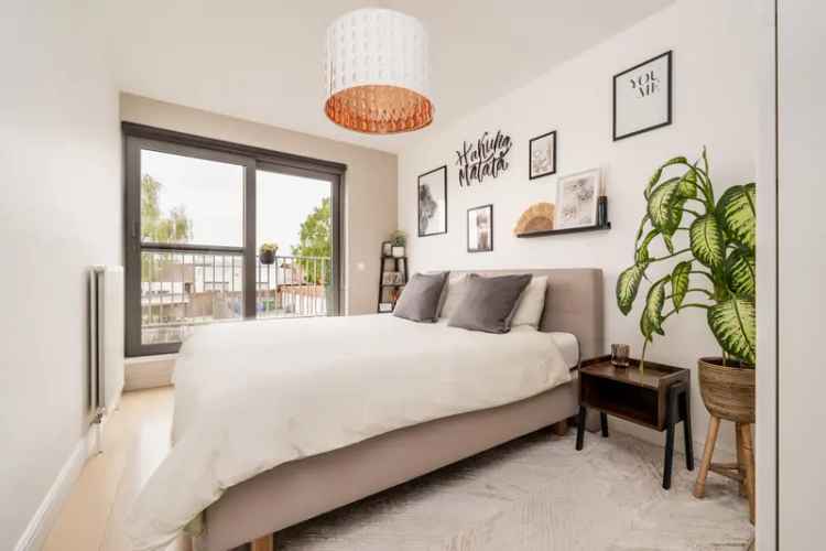 Duplex te huur Borsbeek: 2 slaapkamers, tuin, carport