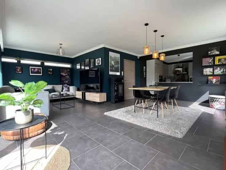 Gelijkvloerse Woning te Male met Garage en Zuidgerichte Tuin