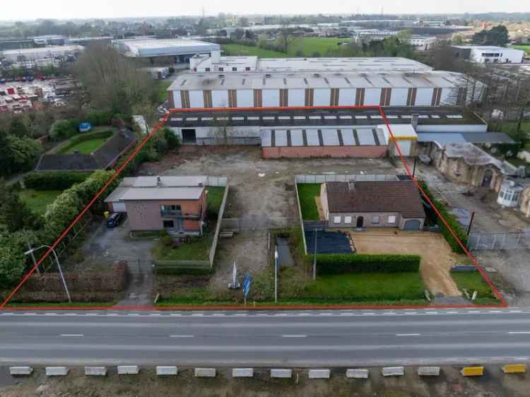 Magazijn met 2 woningen op perceel van 4701 m²