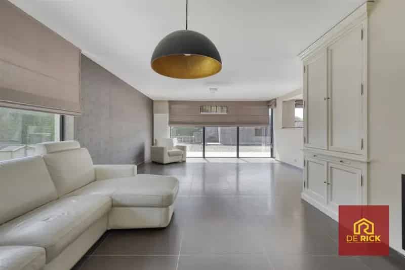 Villa te koop: Landelijke luxe met sauna en poolhouse