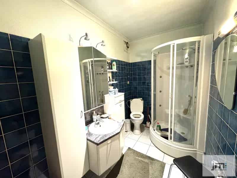 Twee woningen te koop in Voort 7 slaapkamers 3 keukens