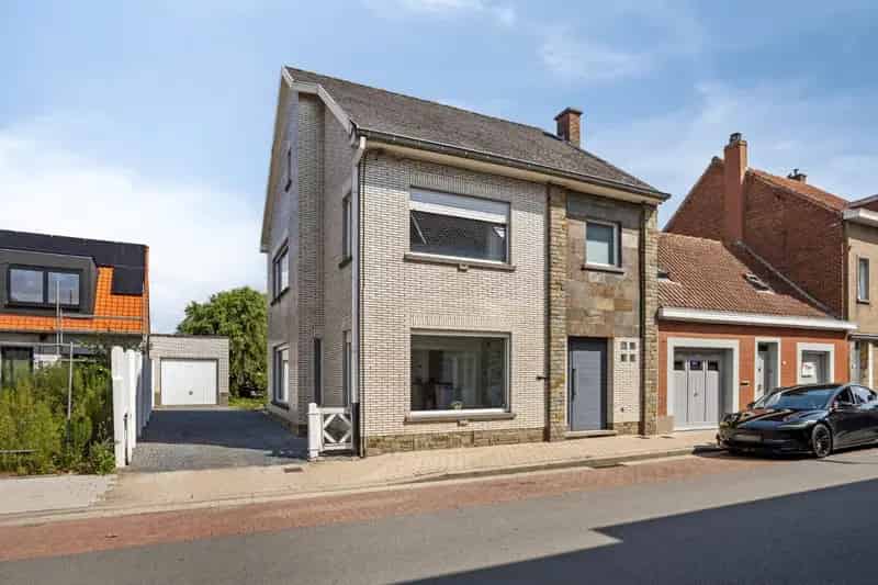 Halfopen Woning 3 Slaapkamers Garage Tuin