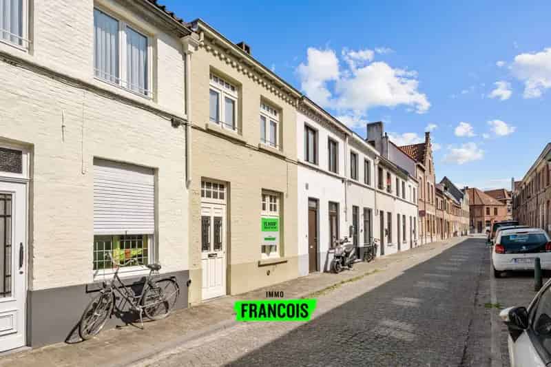 Huis te Koop Brugge: Charmante Woning met Stadskoer