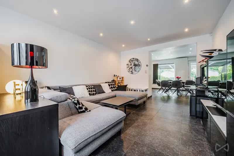 Gezinswoning 203m² 4 slaapkamers tuin zwembad nabij scholen