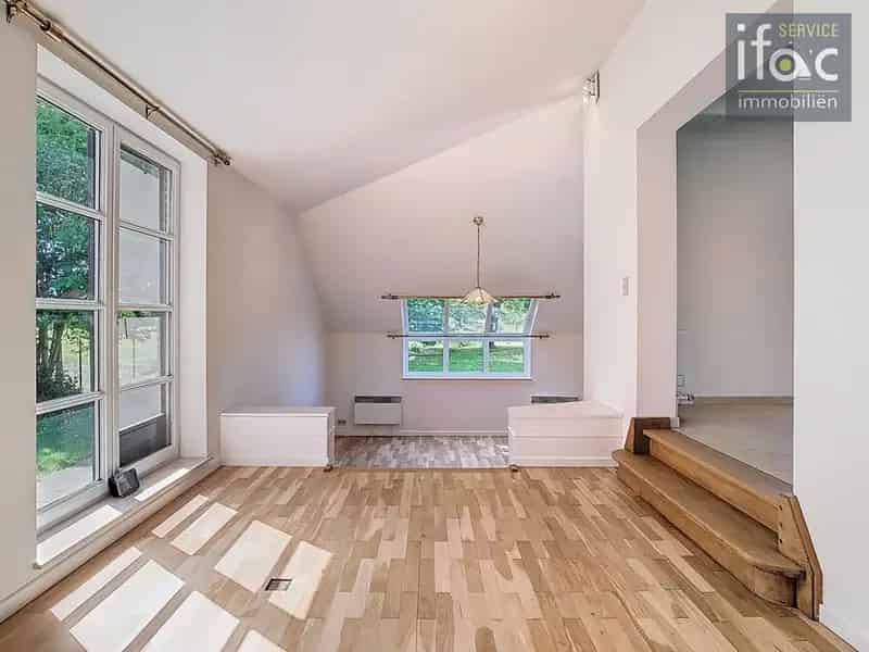 Huis te koop Duisburg: Villa 4 slaapkamers prachtige tuin