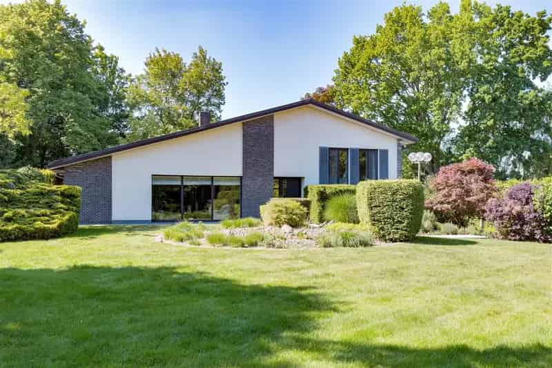Ruime Villa 5 slaapkamers 3 badkamers 2128m2
