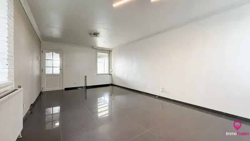 Huis te koop: 3 slaapkamers, garage en carport in rustige wijk