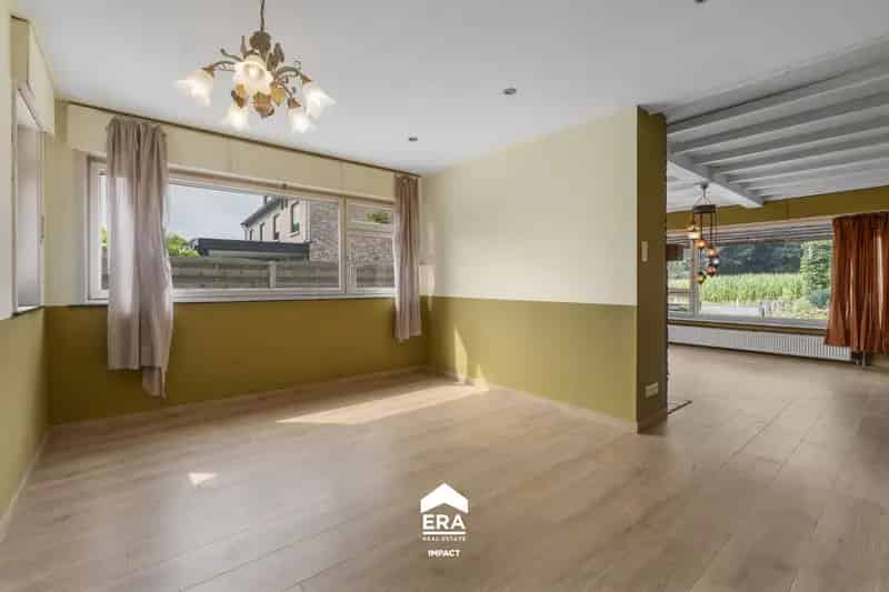 Ruime Gelijkvloerse Woning te renoveren in Molenbeersel