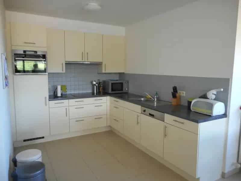 Duplex Appartement te Kermt 3 slaapkamers Ruim Terras Carport