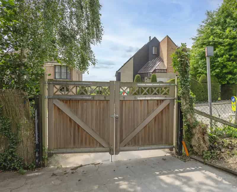 Gerenoveerde villa op een gunstige locatie te Dilbeek
