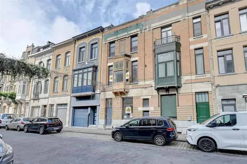 Herenhuis te koop Deurne veel mogelijkheden