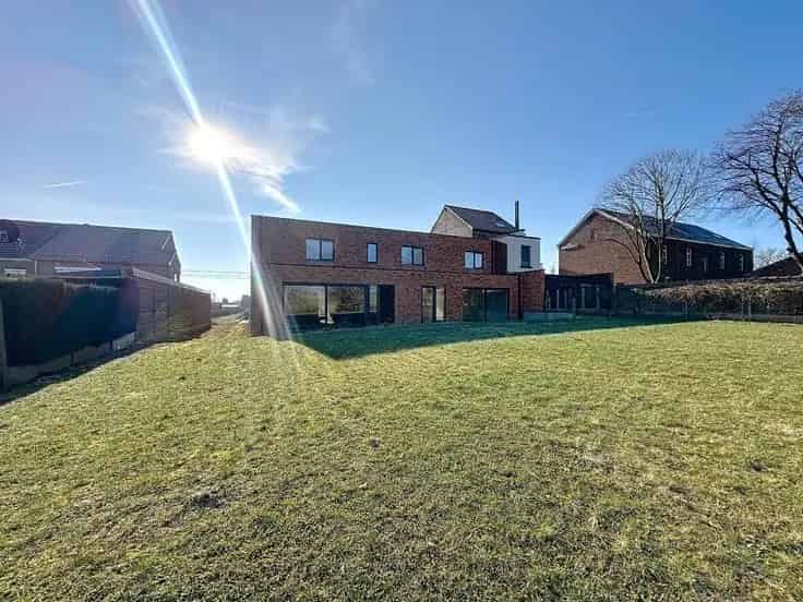 Ruime Nieuwbouwwoning 4 slaapkamers Grote Tuin