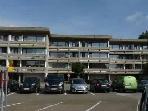 18 Appartementen 1 Slaapkamer 4 Verdiepingen 1970 Geen Lift