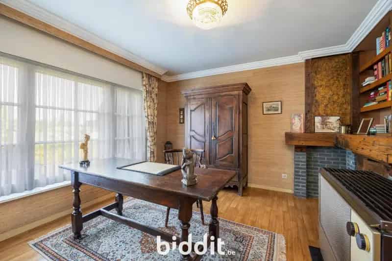 Karaktervolle woning met ruime tuin te renoveren