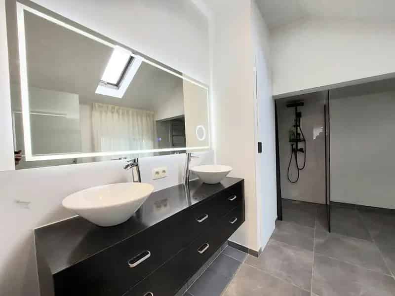 Ruime Instapklare Woning 4 slaapkamers 3 badkamers Brugge