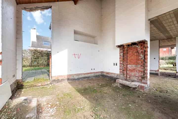 Huis te koop in Varsenare: uniek renovatieproject