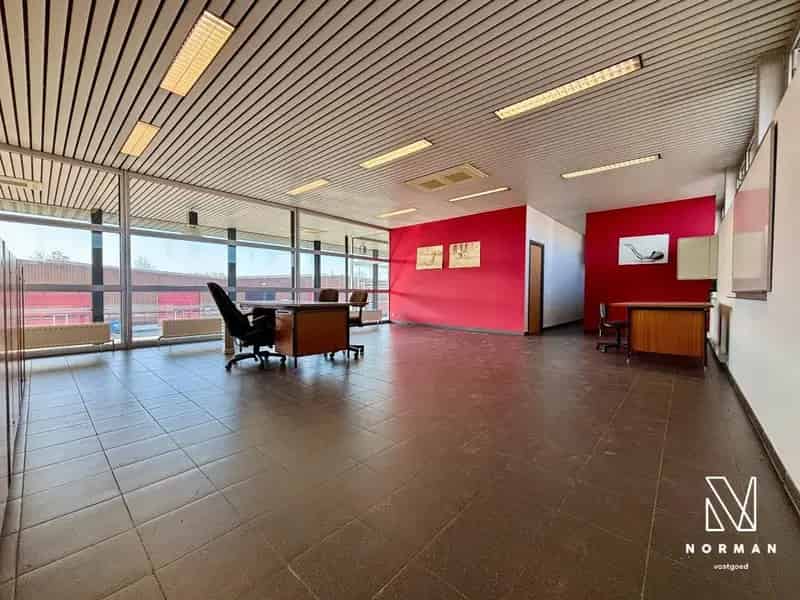 Toonzaal Bureaus Magazijn te Huur Meulebeke