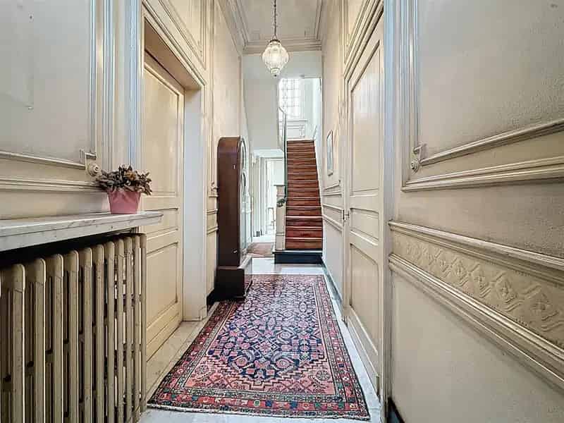 Herenhuis met Tuin en Aanpalende Woning 700m2