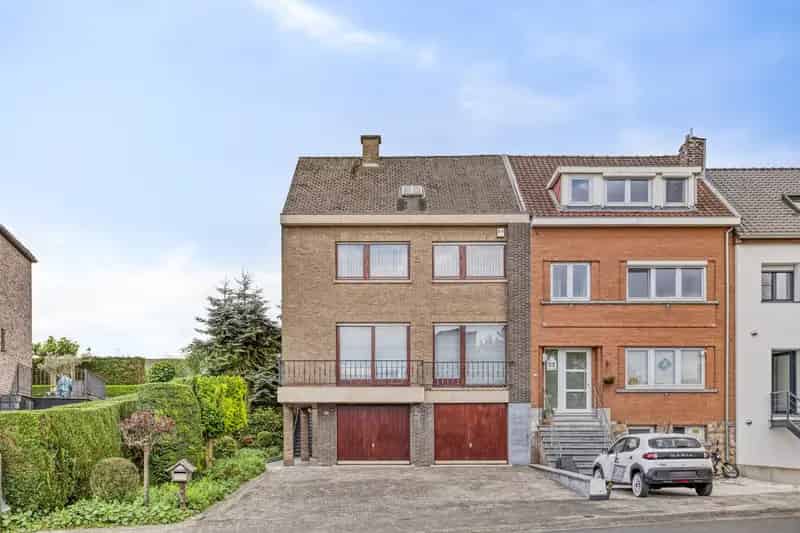 Karaktervolle 3-gevel woning te koop
