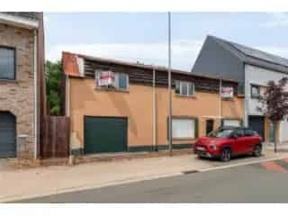 Huis te koop Hoevenen 2 slaapkamers grote tuin renovatie of nieuwbouw