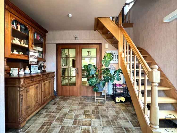 Huis te koop 5 slaapkamers Zonnepanelen Grote tuin