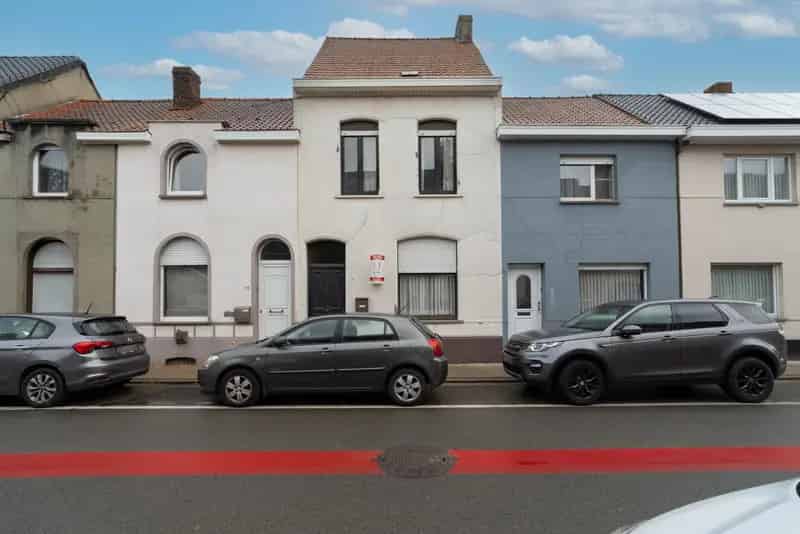 Huis te Huur Stasegem: Gezinswoning met Garage en Tuin