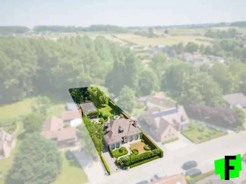 Instapklare Villa met 4 slaapkamers en Loods te Balegem