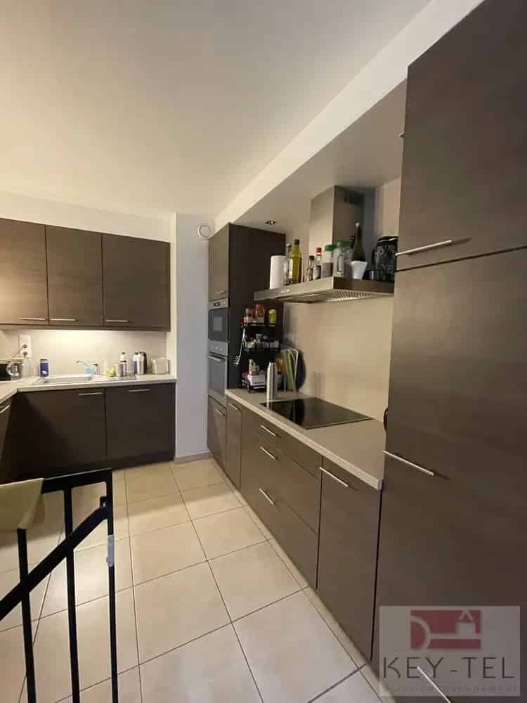 Huis te Koop: 4 Slaapkamers, Co-housing Mogelijk, Grote Tuin