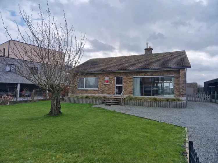 Te koop bungalow in Wichelen met 3 slaapkamers en tuin