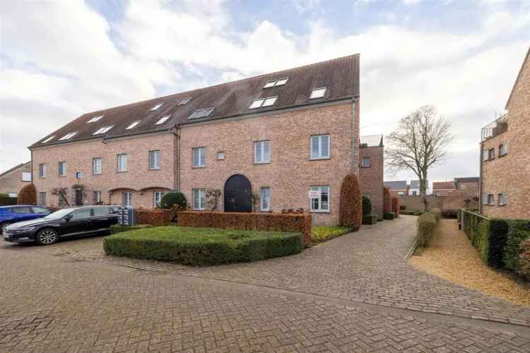 Instapklaar appartement met zonnig terras en garagebox