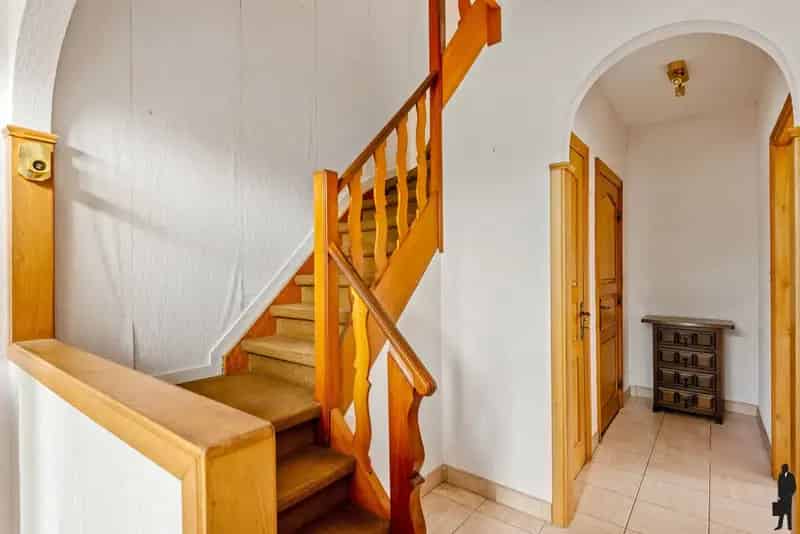 Woning 3 slaapkamers af te werken zolder