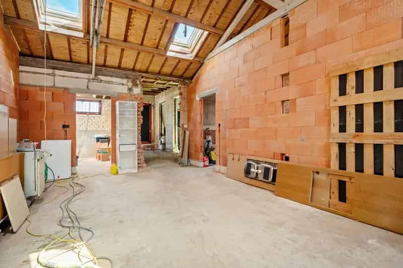 Laagbouw woning te renoveren 692m² Herenthout