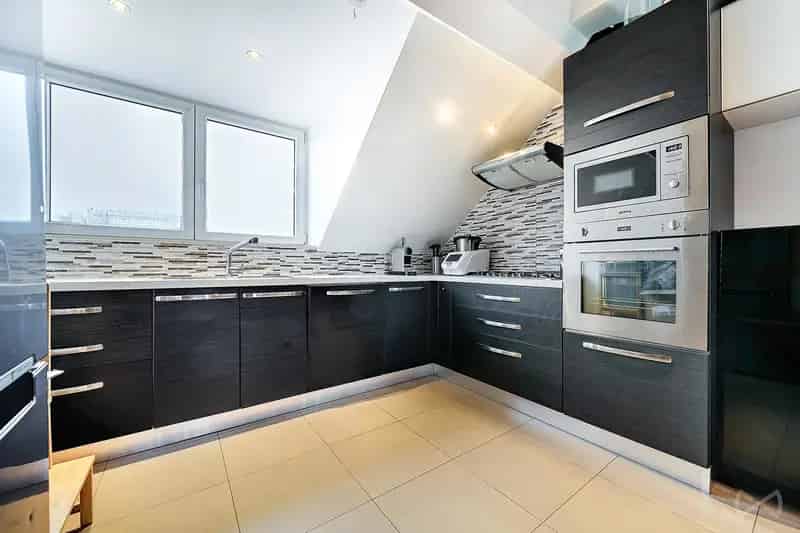 Penthouse Appartement te Huur 2 slaapkamers groot terras