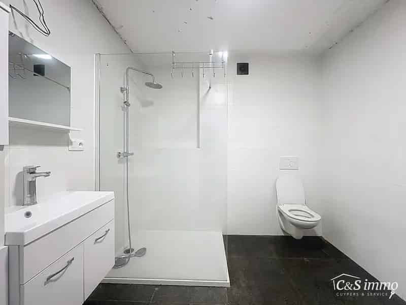 Appartement te koop Deurne: 2 kamers, tuin, instapklaar