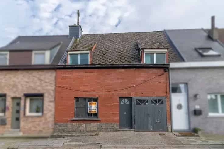 Huis te Koop Meerbeke: Te renoveren woning met tuin