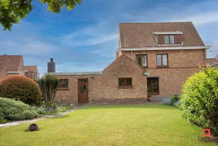 Huis Te Koop Brugge: Te renoveren woning met grote tuin