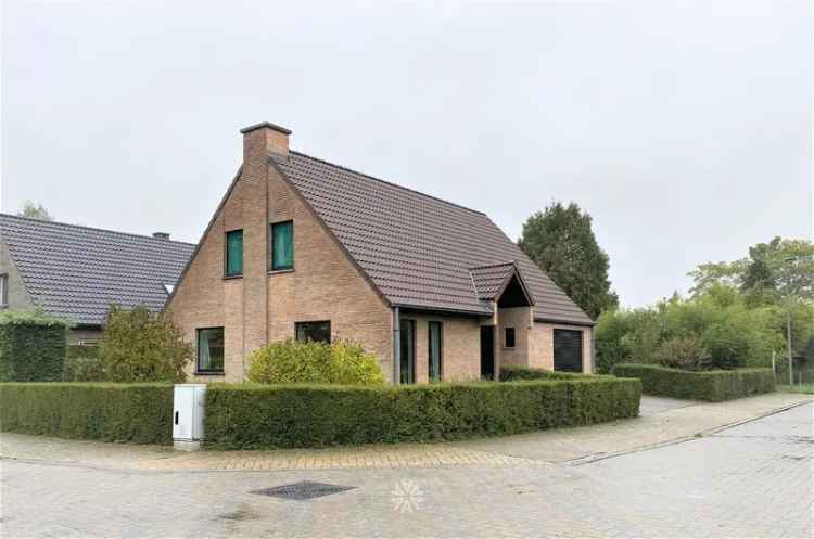 Ruime villa in mooie woonwijk te huur in De Pinte