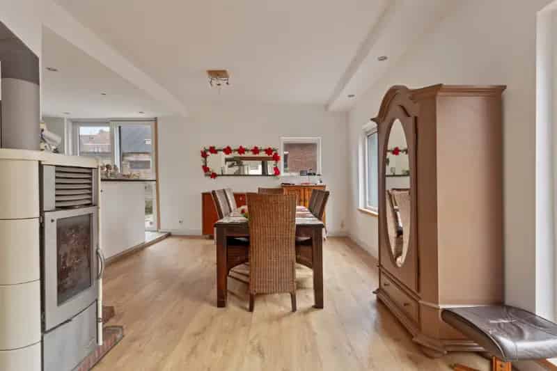 Huis te koop Oostende: Ruime living 60m² en ingerichte keuken