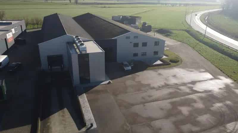 Bedrijfsgebouw Uitstekende Locatie