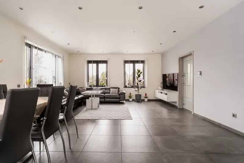 Huis te koop: Ruime gezinswoning met atelier